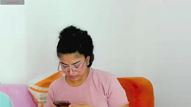 Snapshot of moana_taylor chatting on June 27, 12:22 pm moana taylor online show from June 27, 12:22 pm