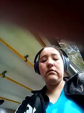 Snapshot of Gatubela212 chatting on December 26, 4:25 pm Gatubela212 online show from December 26, 4:25 pm