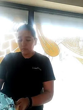 Snapshot of Gatubela212 chatting on February 7, 12:06 pm Gatubela212 online show from February 7, 12:06 pm