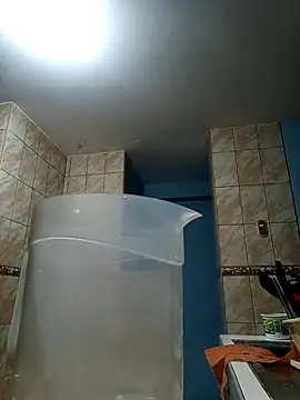 Snapshot of Gatubela212 chatting on February 24, 3:33 am Gatubela212 online show from February 24, 3:33 am