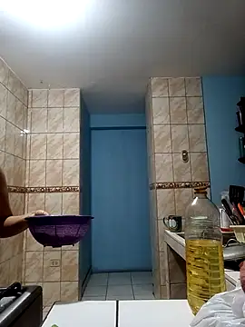 Snapshot of Gatubela212 chatting on March 8, 3:28 am Gatubela212 online show from March 8, 3:28 am