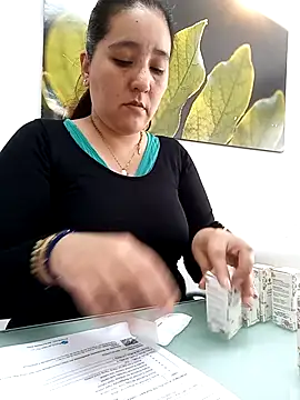 Snapshot of Gatubela212 chatting on September 8, 2:49 pm Gatubela212 online show from September 8, 2:49 pm