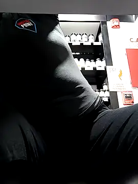 Snapshot of Gatubela212 chatting on October 11, 12:21 am Gatubela212 online show from October 11, 12:21 am