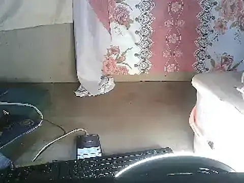 Snapshot of PinaySkinnyGirl chatting on February 20, 10:04 pm PinaySkinnyGirl online show from February 20, 10:04 pm