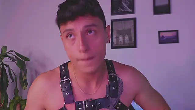 I Gabriel online show from February 11, 4:50 am