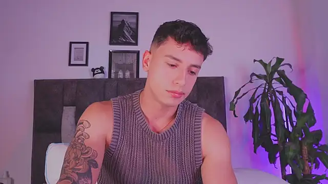 Snapshot of I_Gabriel chatting on July 18, 4:49 am I Gabriel online show from July 18, 4:49 am