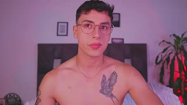 Snapshot of I_Gabriel chatting on August 2, 4:00 am I Gabriel online show from August 2, 4:00 am