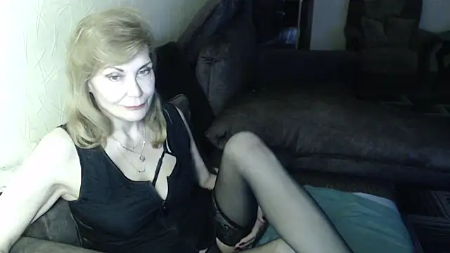 Snapshot of Sexy_Irene chatting on May 20, 5:02 am Sexy Irene online show from May 20, 5:02 am