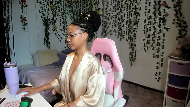 Snapshot of violeta_milleer chatting on July 23, 5:11 pm violeta milleer online show from July 23, 5:11 pm