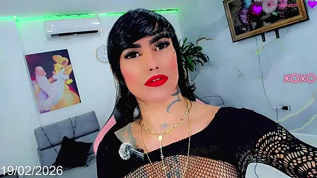 Snapshot of Nella_Dolls chatting on February 19, 6:37 pm Nella Dolls online show from February 19, 6:37 pm