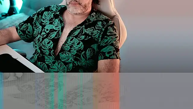 Snapshot of Sanders_White chatting on January 26, 5:02 am Sanders White online show from January 26, 5:02 am