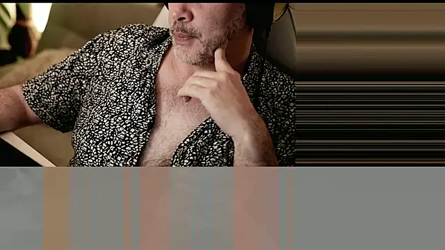 Snapshot of Sanders_White chatting on February 6, 5:46 am Sanders White online show from February 6, 5:46 am