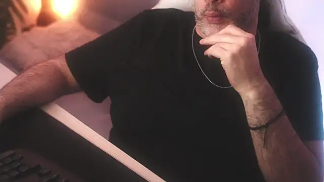 Snapshot of Sanders_White chatting on March 3, 6:26 am Sanders White online show from March 3, 6:26 am