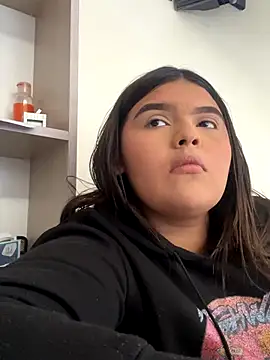 Snapshot of Lia_sexx chatting on December 19, 6:37 pm Lia sexx online show from December 19, 6:37 pm