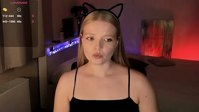 Snapshot of Ssweet_annie chatting on June 2, 7:05 pm Ssweet annie online show from June 2, 7:05 pm