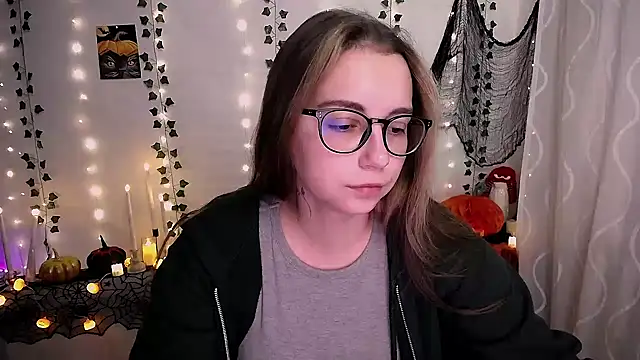 SweetPrincess  online show from October 27, 6:50 am