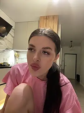 little belucci online show from March 1, 4:42 pm