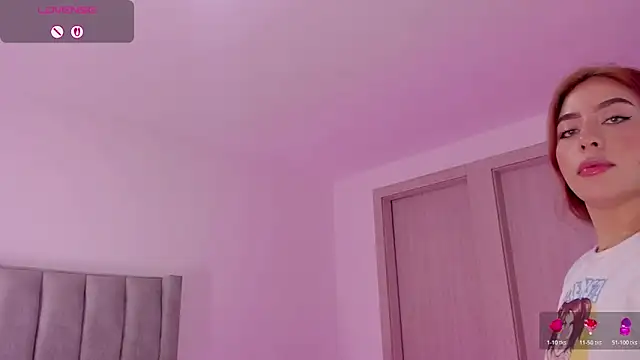 Snapshot of MaddyyLennon chatting on June 13, 9:24 pm MaddyyLennon online show from June 13, 9:24 pm