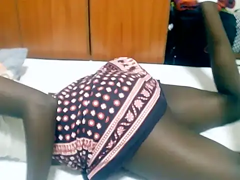 Snapshot of tee_sly chatting on March 2, 5:08 am tee sly online show from March 2, 5:08 am