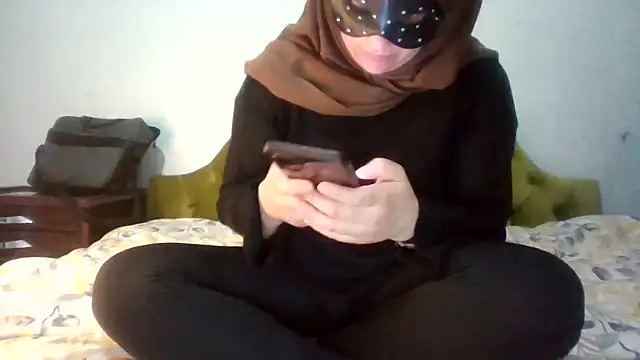 insatiableeee online show from March 5, 9:11 pm