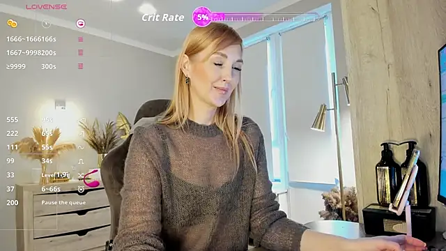 Snapshot of HotyPlays chatting on May 1, 11:04 am HotyPlays online show from May 1, 11:04 am