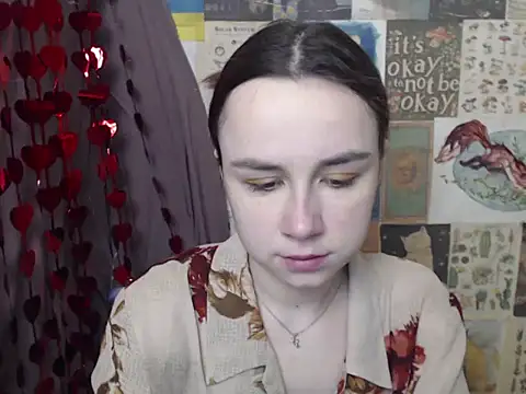 VeryVeryVeryShy  online show from February 7, 6:39 am