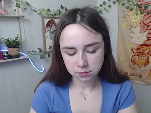 Snapshot of VeryVeryVeryShy_ chatting on April 28, 5:34 am VeryVeryVeryShy online show from April 28, 5:34 am