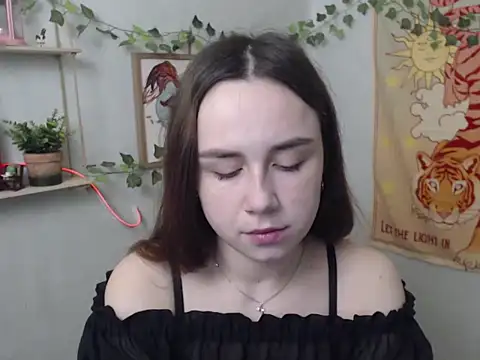 Snapshot of VeryVeryVeryShy_ chatting on April 29, 5:33 am VeryVeryVeryShy online show from April 29, 5:33 am