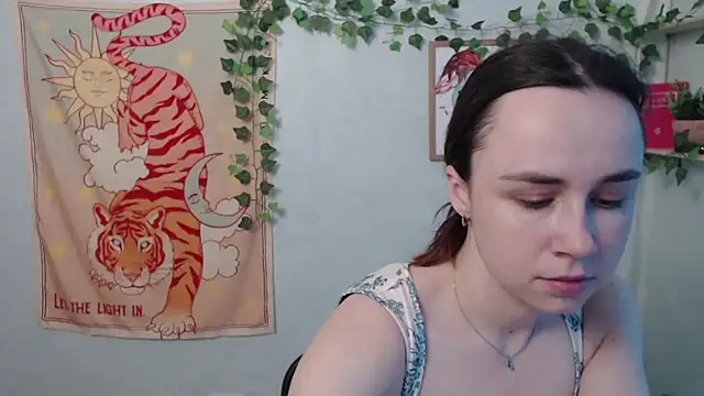 Snapshot of VeryVeryVeryShy_ chatting on May 21, 5:36 am VeryVeryVeryShy online show from May 21, 5:36 am