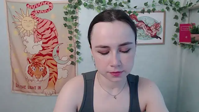 Snapshot of VeryVeryVeryShy_ chatting on May 26, 5:47 am VeryVeryVeryShy online show from May 26, 5:47 am