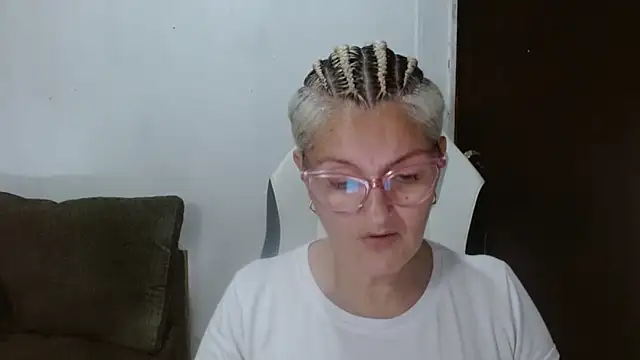 bety-cum2 online show from February 10, 12:04 am