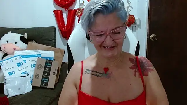 bety-cum2 online show from February 14, 9:28 am