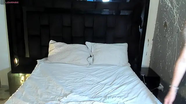 AndyWiilliams online show from December 18, 2:10 am