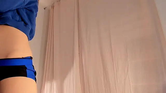 Snapshot of hee_jeen chatting on January 24, 2:08 pm hee jeen online show from January 24, 2:08 pm