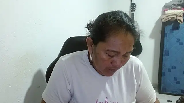 Snapshot of katia_mature chatting on June 24, 8:41 pm katia mature online show from June 24, 8:41 pm