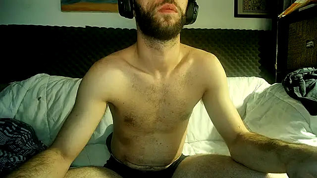 Snapshot of MikeLovesex699 chatting on October 1, 10:10 am MikeLovesex699 online show from October 1, 10:10 am