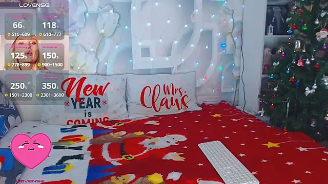 mooncandygirl online show from December 20, 11:54 am