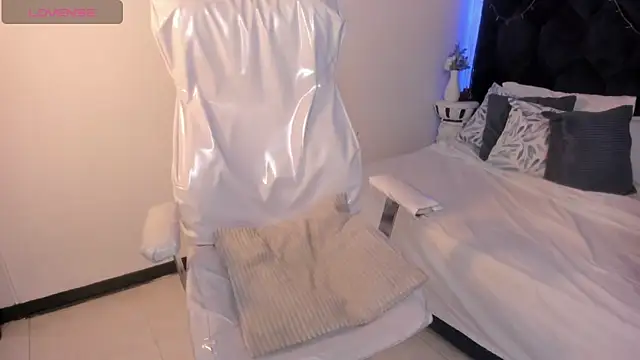 lauren fit online show from February 28, 2:09 pm