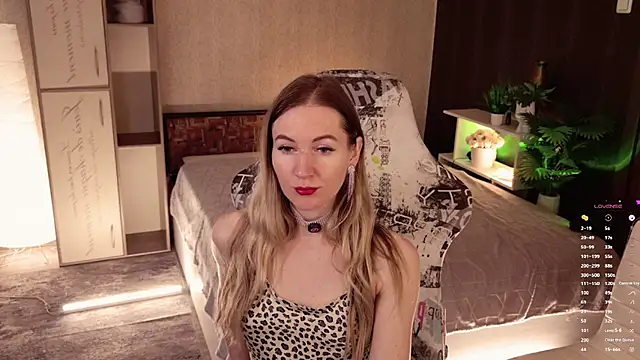 Snapshot of Hello_Lisha chatting on July 14, 7:13 am Hello Lisha online show from July 14, 7:13 am