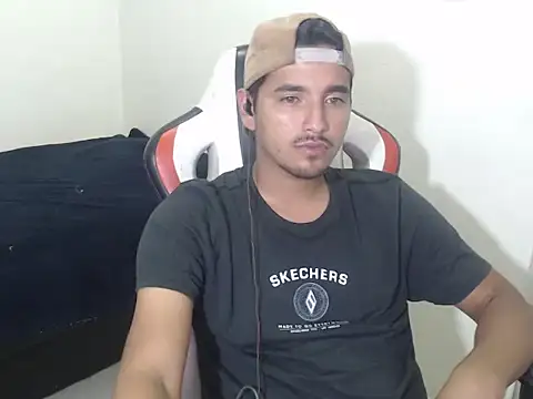 Snapshot of kylian_07 chatting on May 26, 3:35 am kylian 07 online show from May 26, 3:35 am
