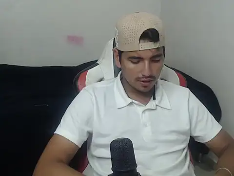 Snapshot of kylian_07 chatting on June 12, 2:21 am kylian 07 online show from June 12, 2:21 am