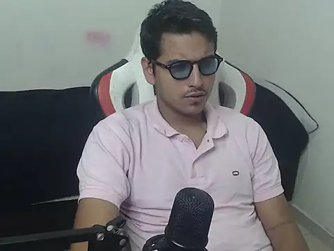 Snapshot of kylian_07 chatting on June 22, 2:02 am kylian 07 online show from June 22, 2:02 am