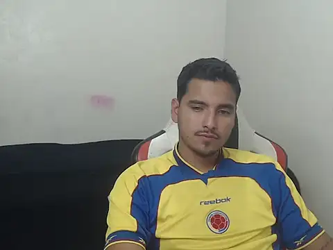Snapshot of kylian_07 chatting on July 8, 1:10 am kylian 07 online show from July 8, 1:10 am