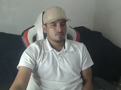 Snapshot of kylian_07 chatting on July 22, 2:36 am kylian 07 online show from July 22, 2:36 am