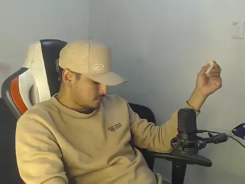 Snapshot of kylian_07 chatting on July 25, 2:42 am kylian 07 online show from July 25, 2:42 am