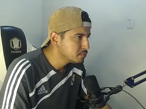 Snapshot of kylian_07 chatting on July 27, 1:56 am kylian 07 online show from July 27, 1:56 am