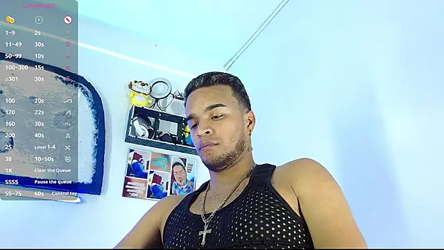 Snapshot of Bigcock_21cm_ chatting on January 27, 9:55 pm Bigcock 21cm  online show from January 27, 9:55 pm