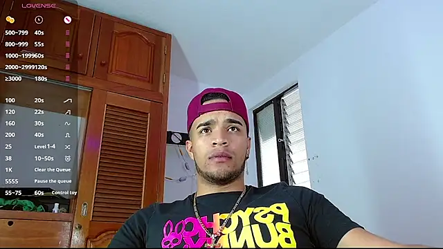 Snapshot of Bigcock_21cm_ chatting on February 27, 5:04 pm Bigcock 21cm  online show from February 27, 5:04 pm