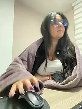 Snapshot of SWEETLILY18 chatting on January 20, 11:24 am SWEETLILY18 online show from January 20, 11:24 am