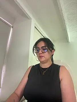 Snapshot of SWEETLILY18 chatting on January 22, 9:54 pm SWEETLILY18 online show from January 22, 9:54 pm